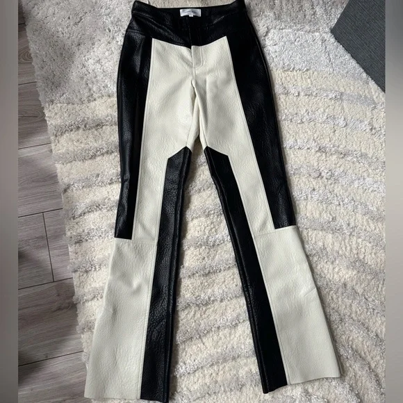 Ronny Kobo - High Rise Faux Leather Pants 🤍🖤 - Picture 3 of 8